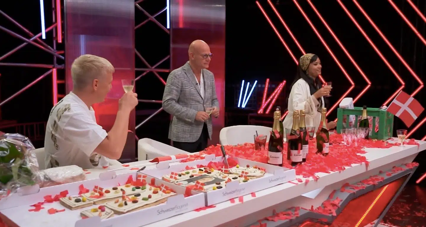 Dommerne efter overraskelsen.