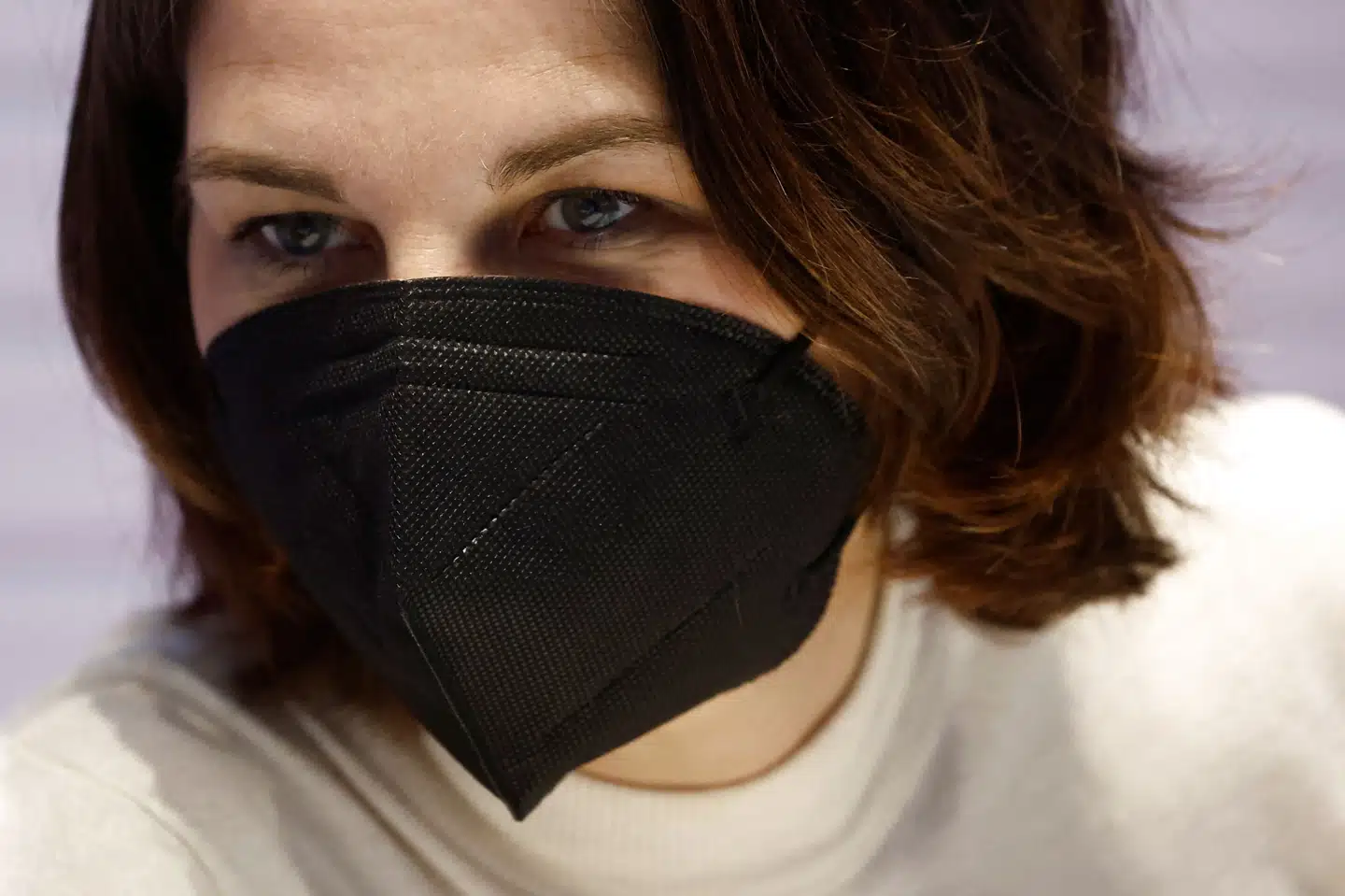 Tysklands udenrigsminister, Annalena Baerbock, fortæller på EU-møde i Brest, at hun i næste uge rejser til Rusland for at forhandle om Ukraine-krisen. Rusland vil være optaget af, hvornår det kan begynde at sende gas til Tyskland gennem gasledningen Nord Stream 2. Også den er hvirvlet ind i konflikten om Ukraine. Stephane Mahe/Reuters