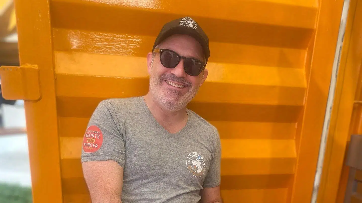 Manden bag burgerkæden Hungry Dane, Peter Kolos, vil åbne stribevis af nye burgerbarer i hovedstadsregionen samt i udlandet. Foto: Facebook/Hungry Dane.