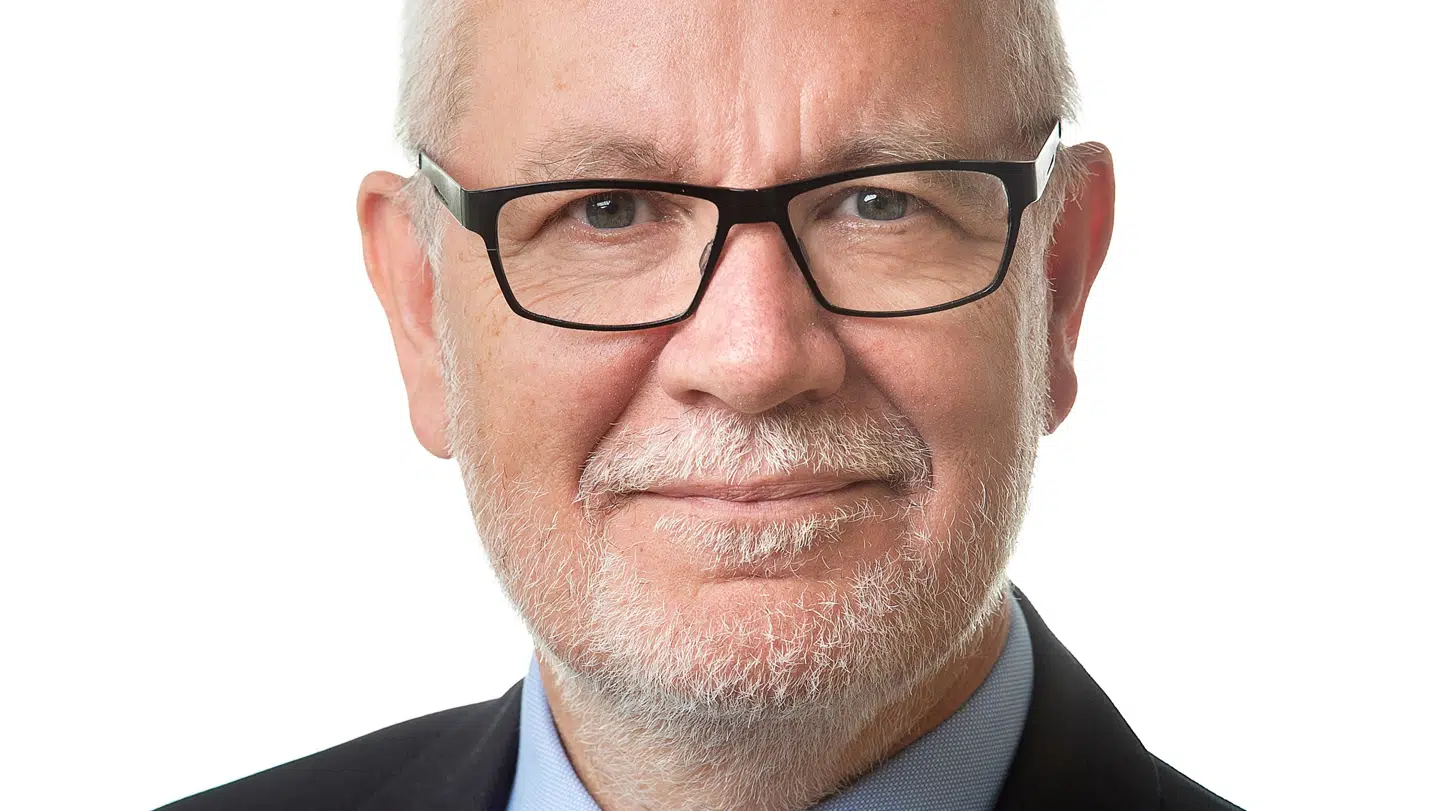 Bent Agerholm fortæller, at elkunderne kan forvente høje priser hele 2022. Foto: Energi Fyn