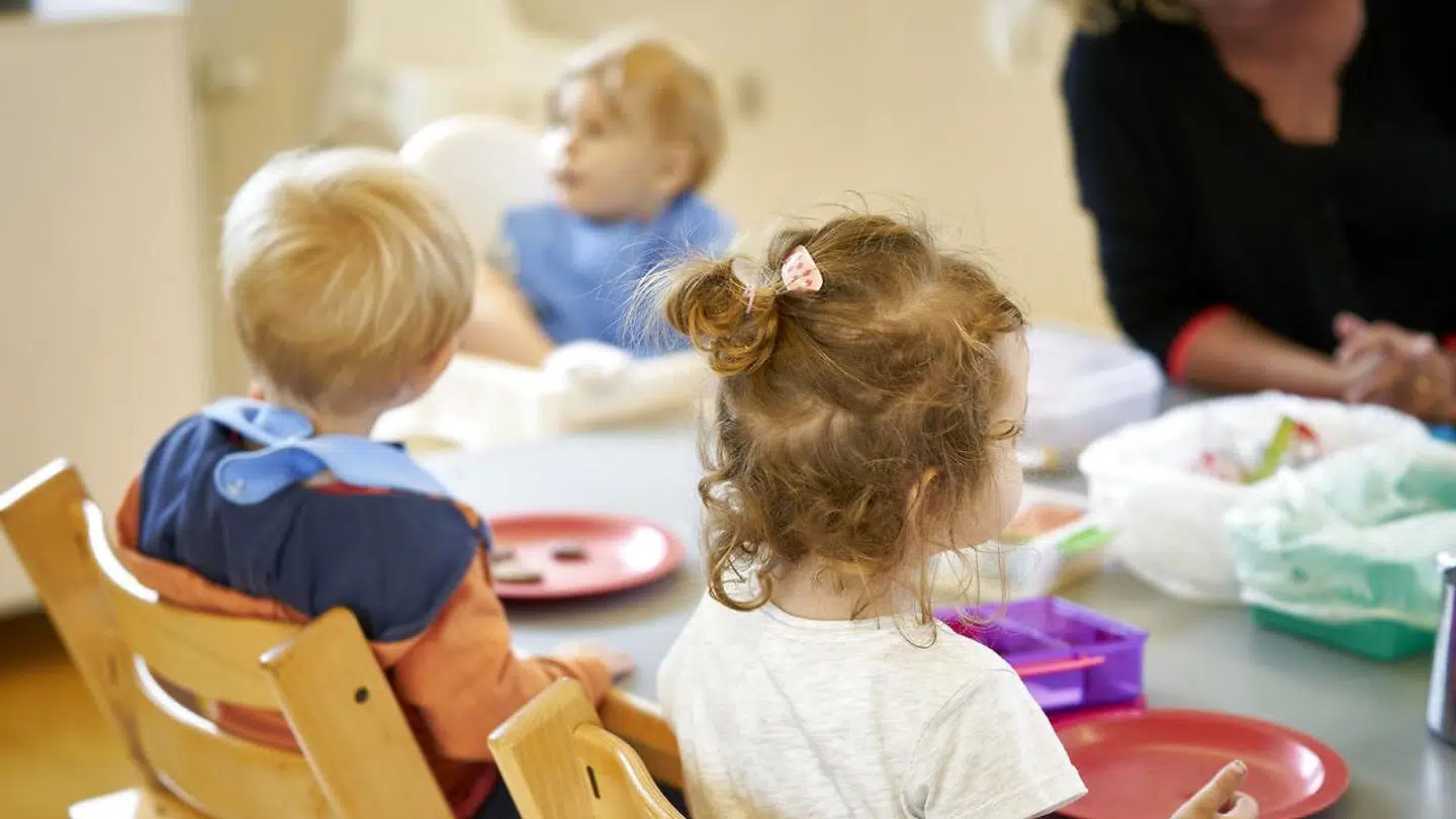 Der mangler pædagoger til at passe børn.