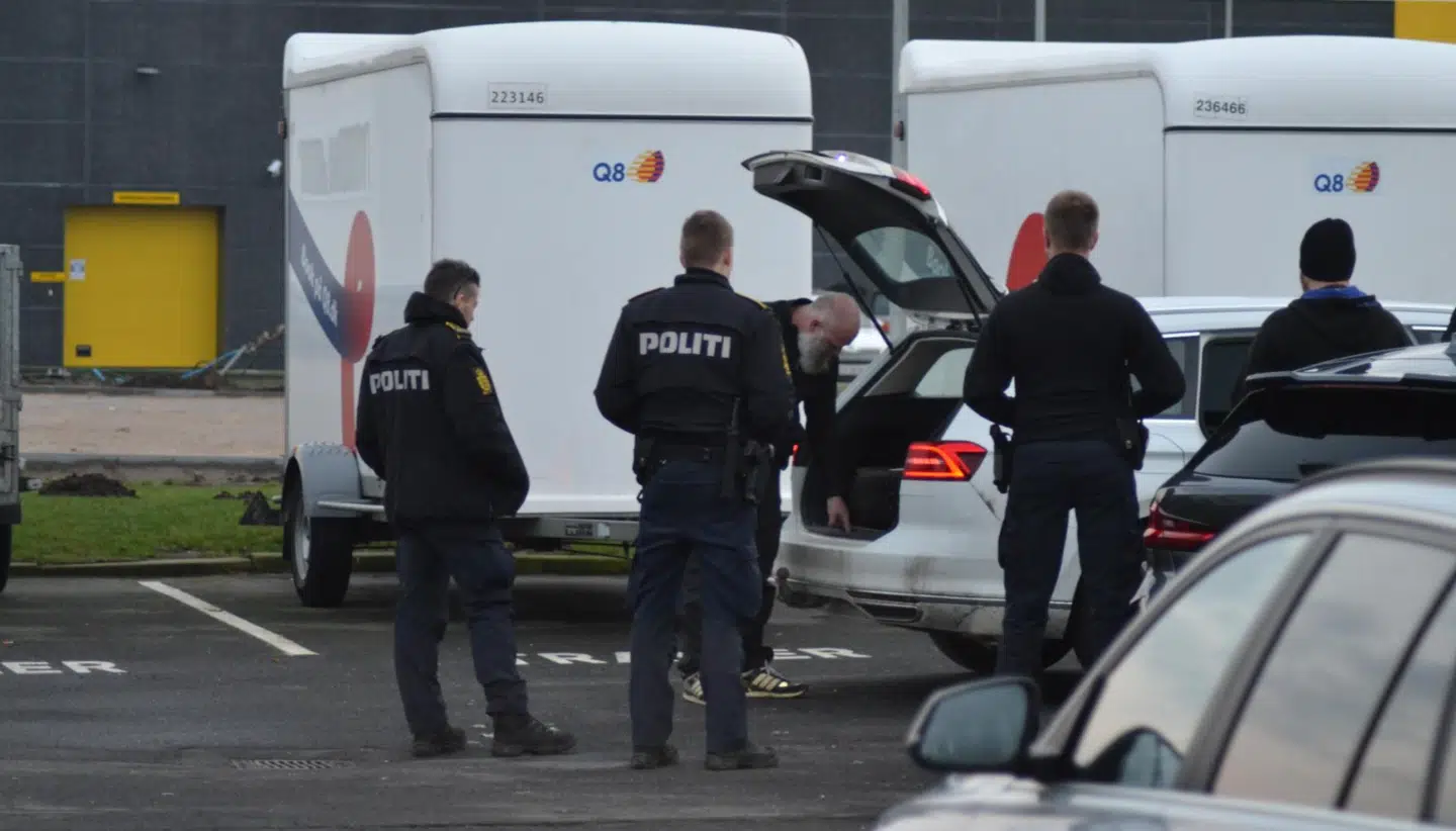 Det lykkedes politiet at få fat i manden og anholde ham.