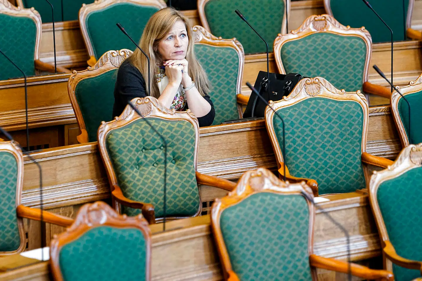 Marie Krarup meddelte mandag, at hun støtter Martin Henriksen i DFs formandsopgør.