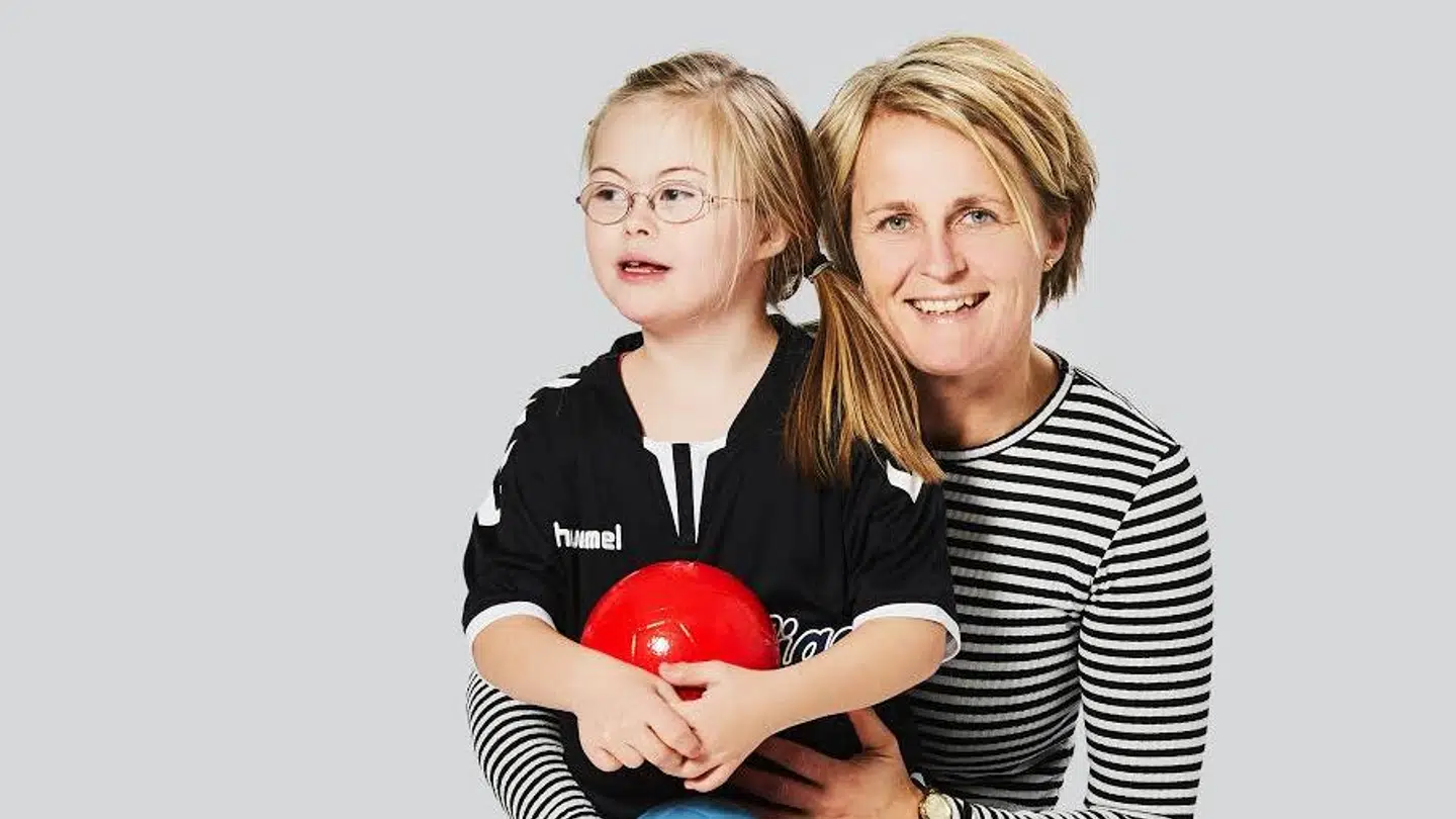 Rikke Nielsen og sin datter Magda. Rikke startede Lykkeliga i Aalborg-forstaden Gistrup i 2016.