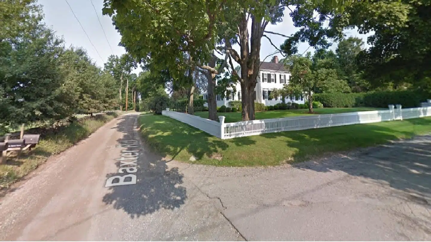 North Salem er fyldt med grusveje og dyre ejendomme.