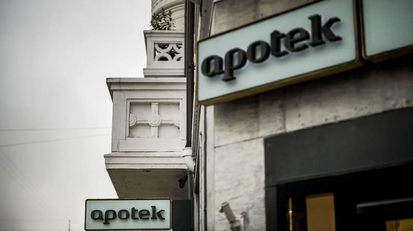 Nu skal endnu flere apoteker tilbyde at vaccinere borgere mod covid-19.