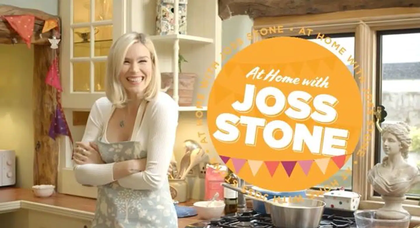 Sådan så Joss Stone ud i morgenprogrammet 'Lorraine'.