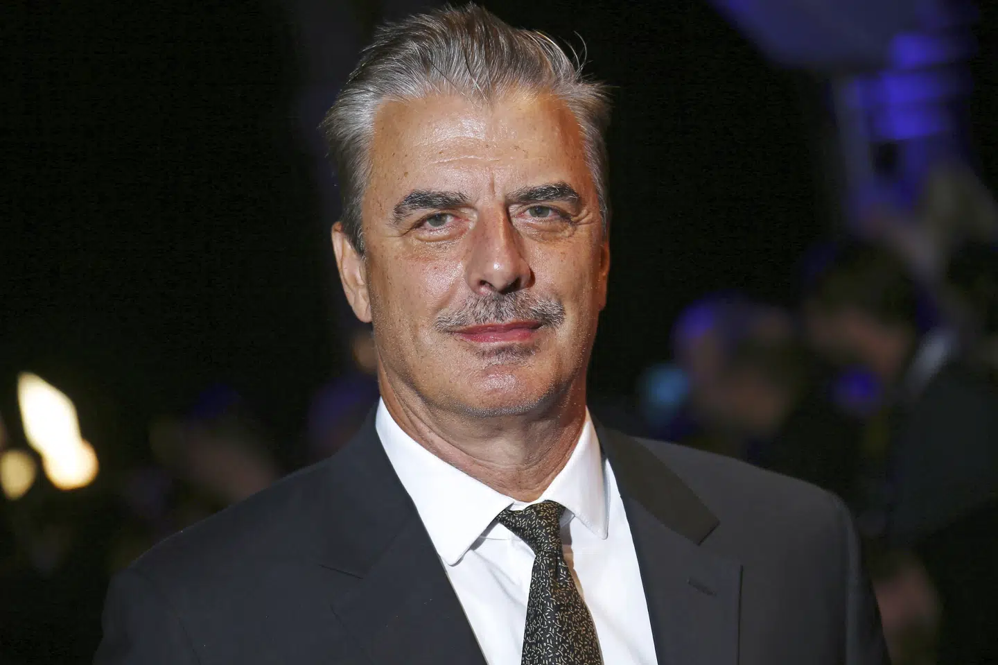 Den 67-årige skuespiller Chris Noth spiller Carrie Bradshaws mand, Mr. Big, i tv-serien Sex and the City og i et enkelt afsnit af den nye efterfølger-serie, And Just Like That. Nu er han skrottet fra finalen. (Arkivfoto) Joel C Ryan/Ritzau Scanpix
