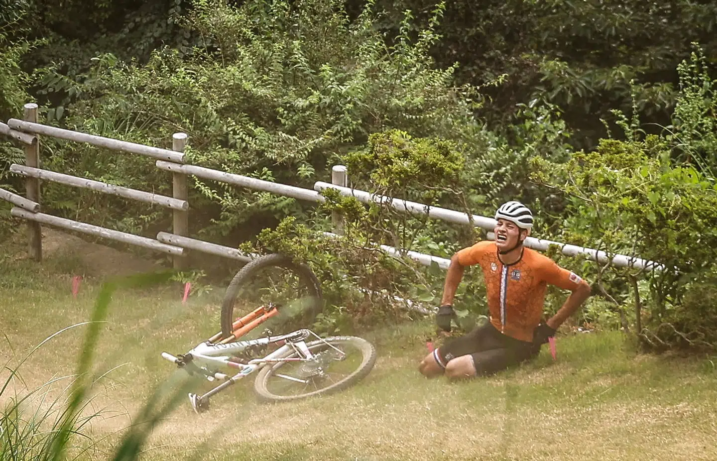 Van der Poel må holde en pause grundet rygproblemer.