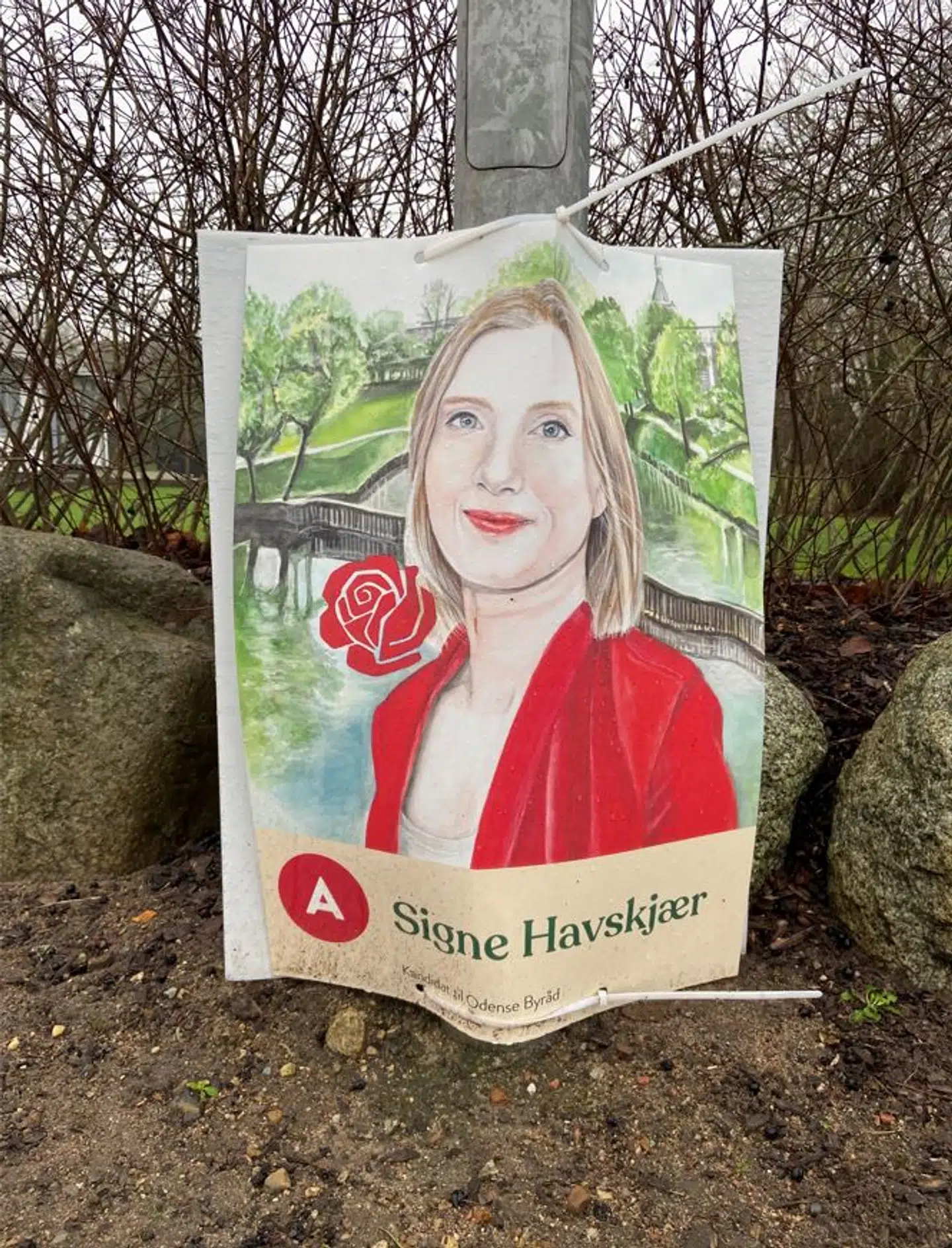 Signe Havskjær siger, at det var en smutter, at der stadig er en valgplakat af hendes, der sidder i en lygtepæl.