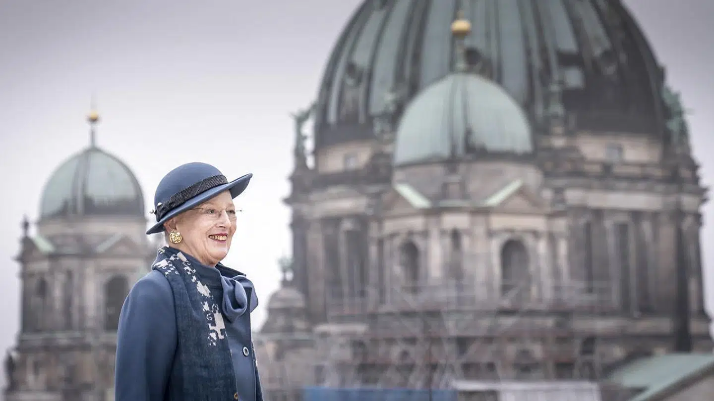 Dronningens regeringsjubilæum bliver afholdt, når det kan. Og det er mest sikkert at gøre det om sommeren, vurderer B.T.s royale korrespondent.