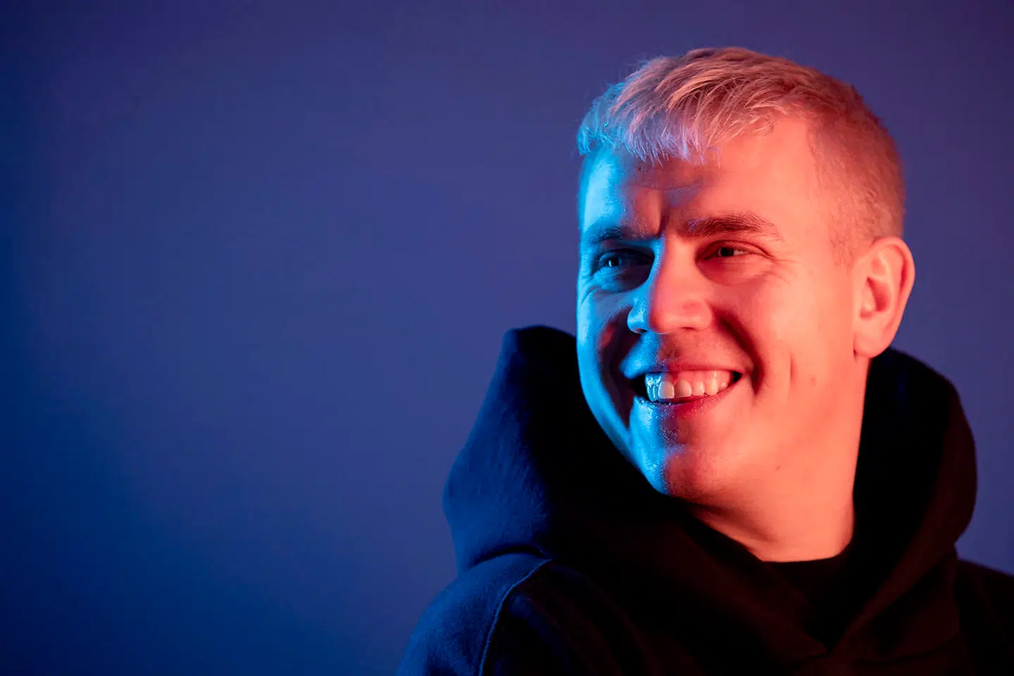 2021 blev året, hvor danskerne lærte den verdensberømte dj Martin Jensen at kende. Også hans grin.