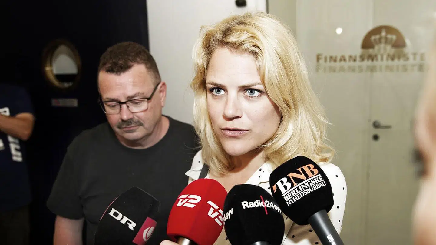 Johanne Schmidt-Nielsen (th) lavede tegninger af Per Clausen (tv), når de sad til møder i Folketinget. (Foto: Erik Refner/Scanpix 2014)