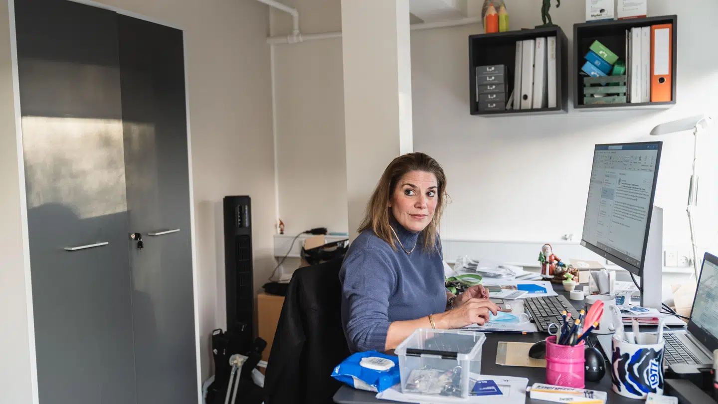 Polly Dutschke på sit forstanderkontor på Plejehjemmet Augustenborggade, der har plads til 31 borgere.