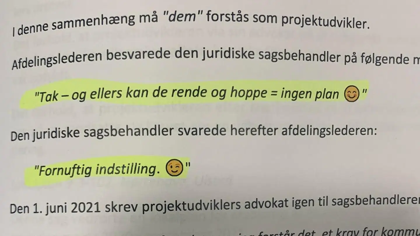 Blinkesmileyerne flyver frem og tilbage i den interne korrespondance fra kommunen, som B.T. har fået indsigt i.