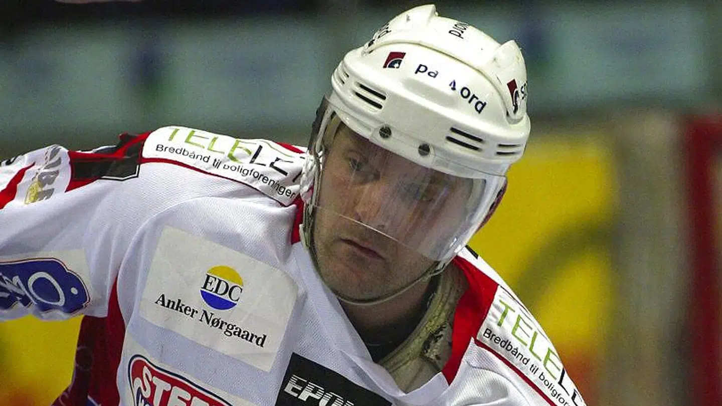 Heinz Ehlers i aktion for barndomsklubben AaB Ishockey i 2004, som han vendte hjem til efter en lang udenlandskarriere og siden blev træner for.