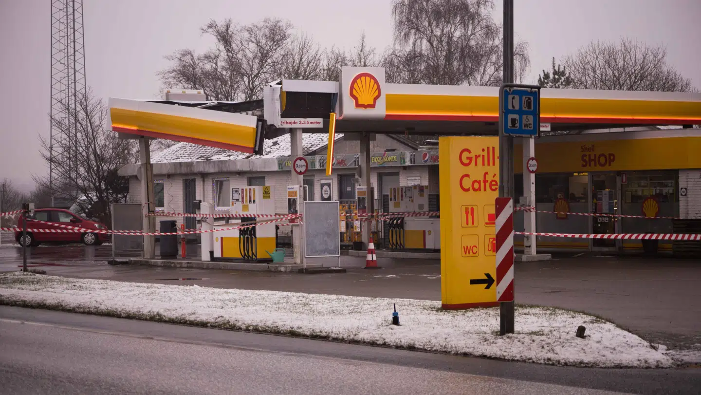Sådan så det ud tirsdag eftermiddag ved Shell-tanken i Ravnstrup.