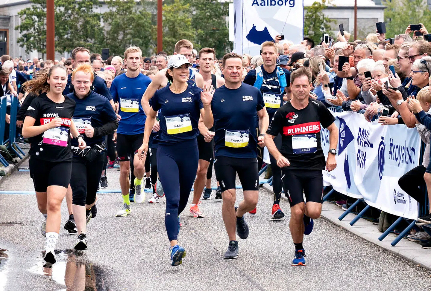 Kronprinsesse Mary løber 5 kilometer under Royal Run i Aalborg søndag den 12. september 2021. Her ved starten på løbet. (Foto: Henning Bagger/Ritzau Scanpix)
