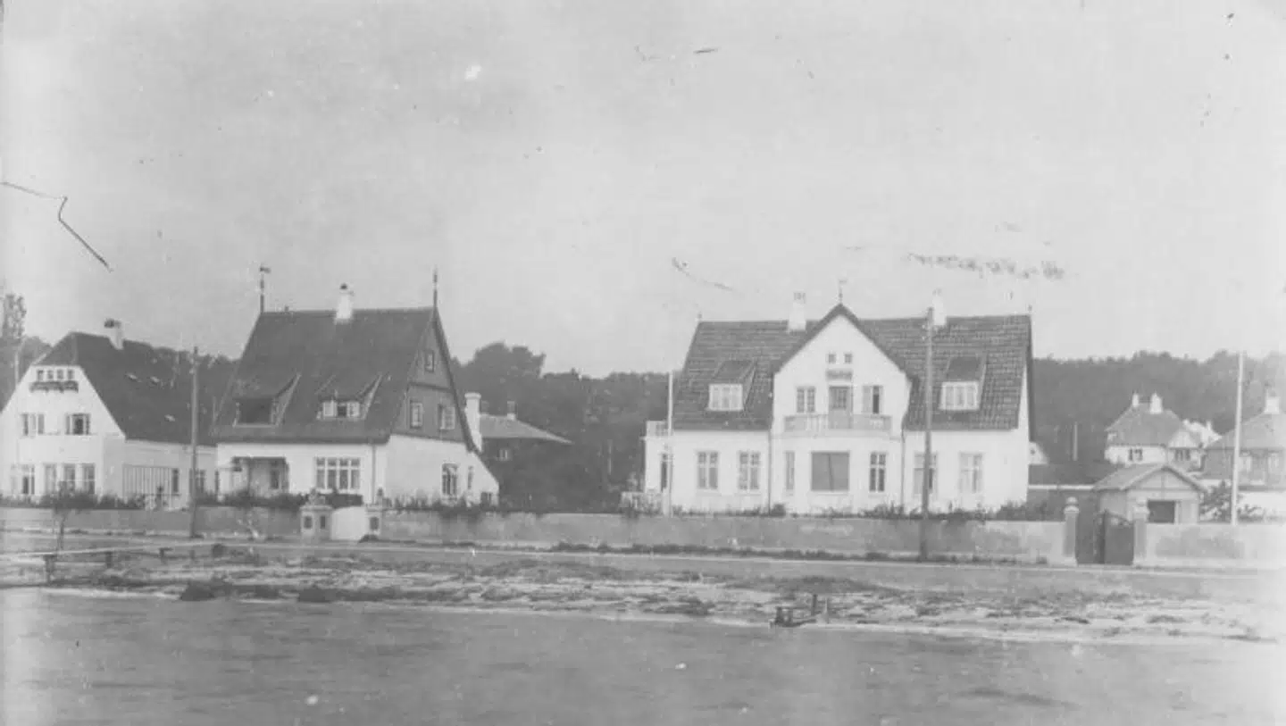 Badevej 13 til højre i billedet – også kaldet Villa Havfryd. I dag er huset revet ned.