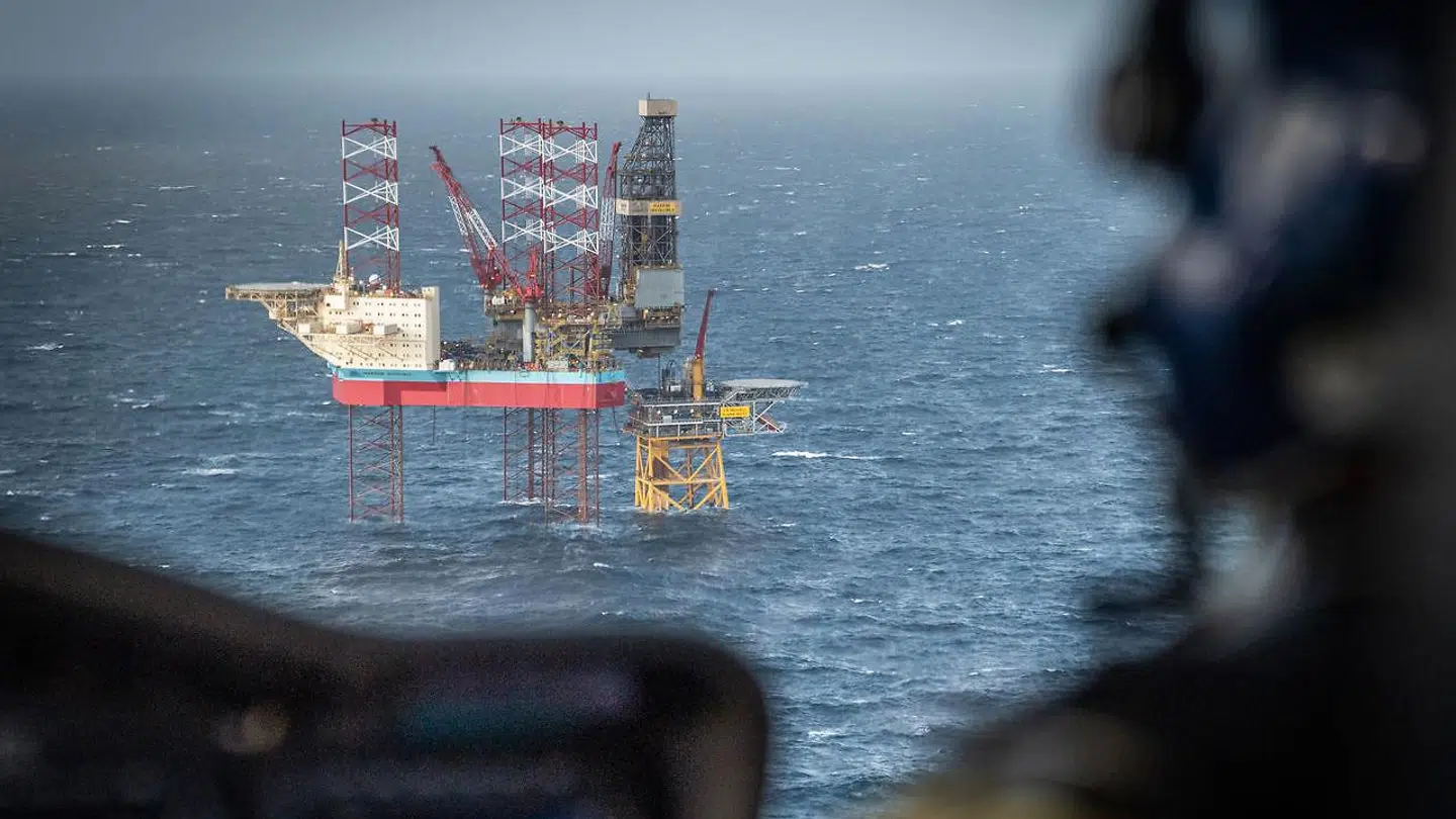 Jack-up rig'en Mærsk Invincible, set fra helikopterens cockpit, i midten af Nordsøen onsdag 9. oktober 2019.