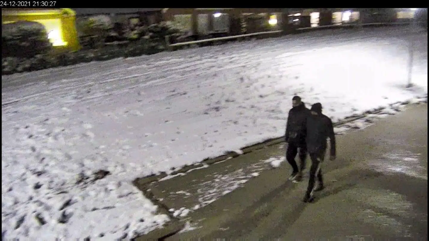 Overvågningsbilleder af de mistænkte juletyve. (Foto: Fyns Politi)