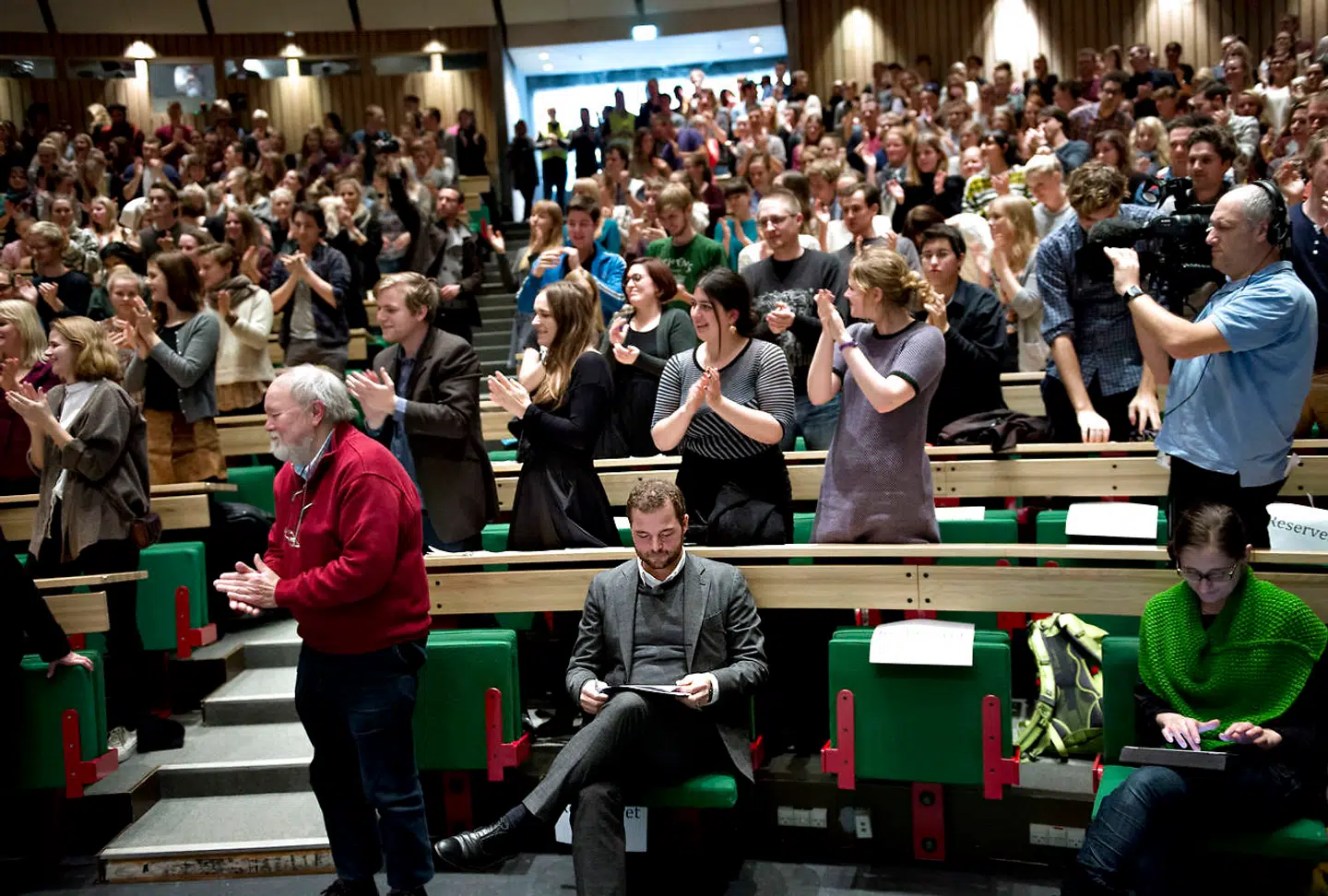 Minister for forskning, innovation og videregående uddannelser Morten Østergaard taler med de studerende på Panum Instituttet i København torsdag 5. december 2013