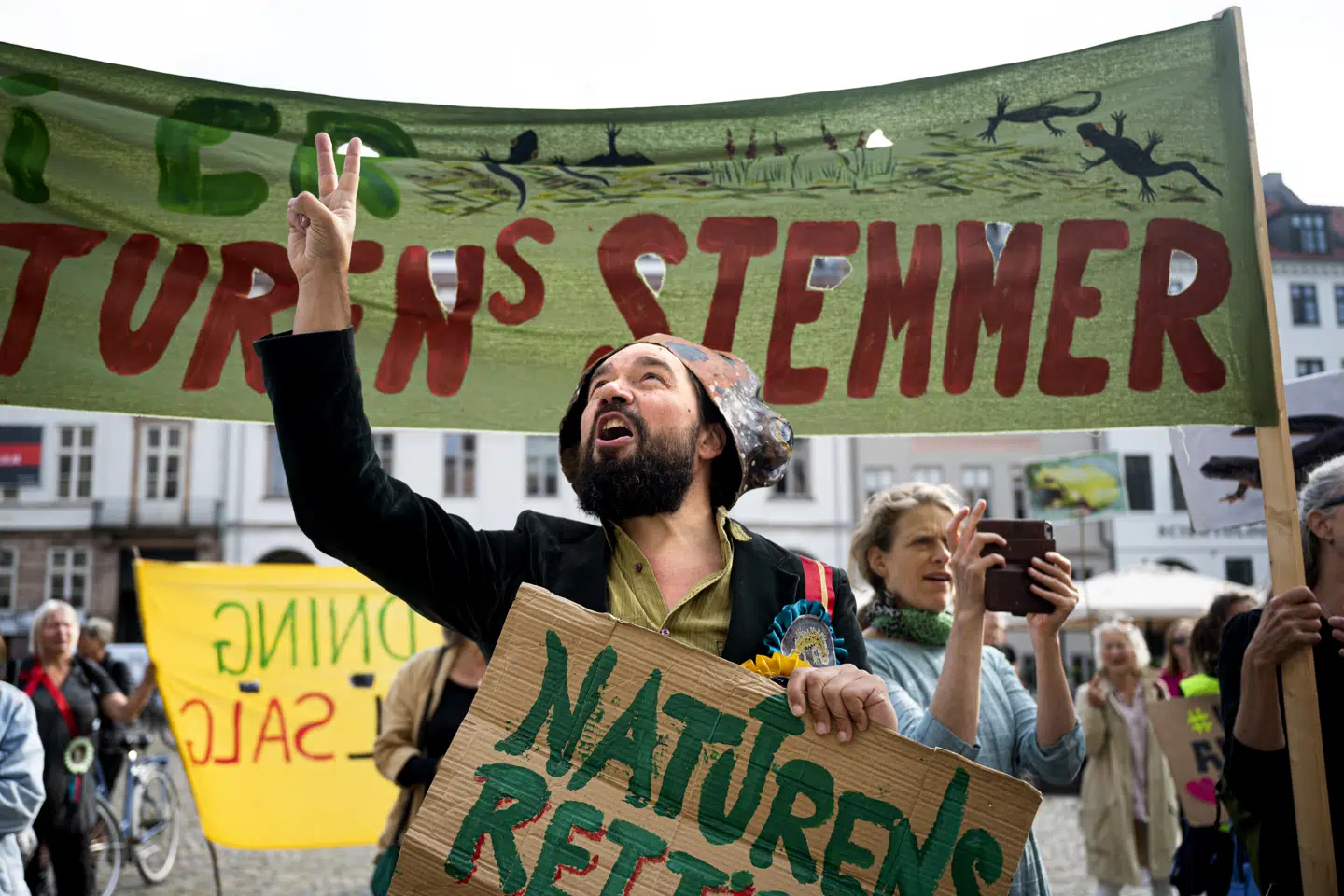 Amager Fælleds Venner ved demonstration ved Københavns Byret i forbindelse med kravet om et forbud mod fortsat byggeri. Fredag har vennerne lidt et nederlag.