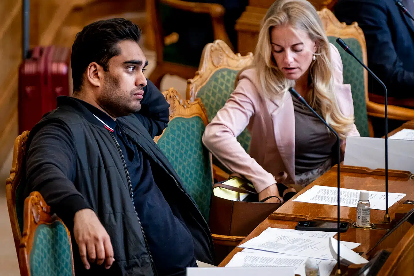 Sikandar Siddique og Pernille Vermund har i denne uge skrevet en byge af Facebook-opslag om hinanden.