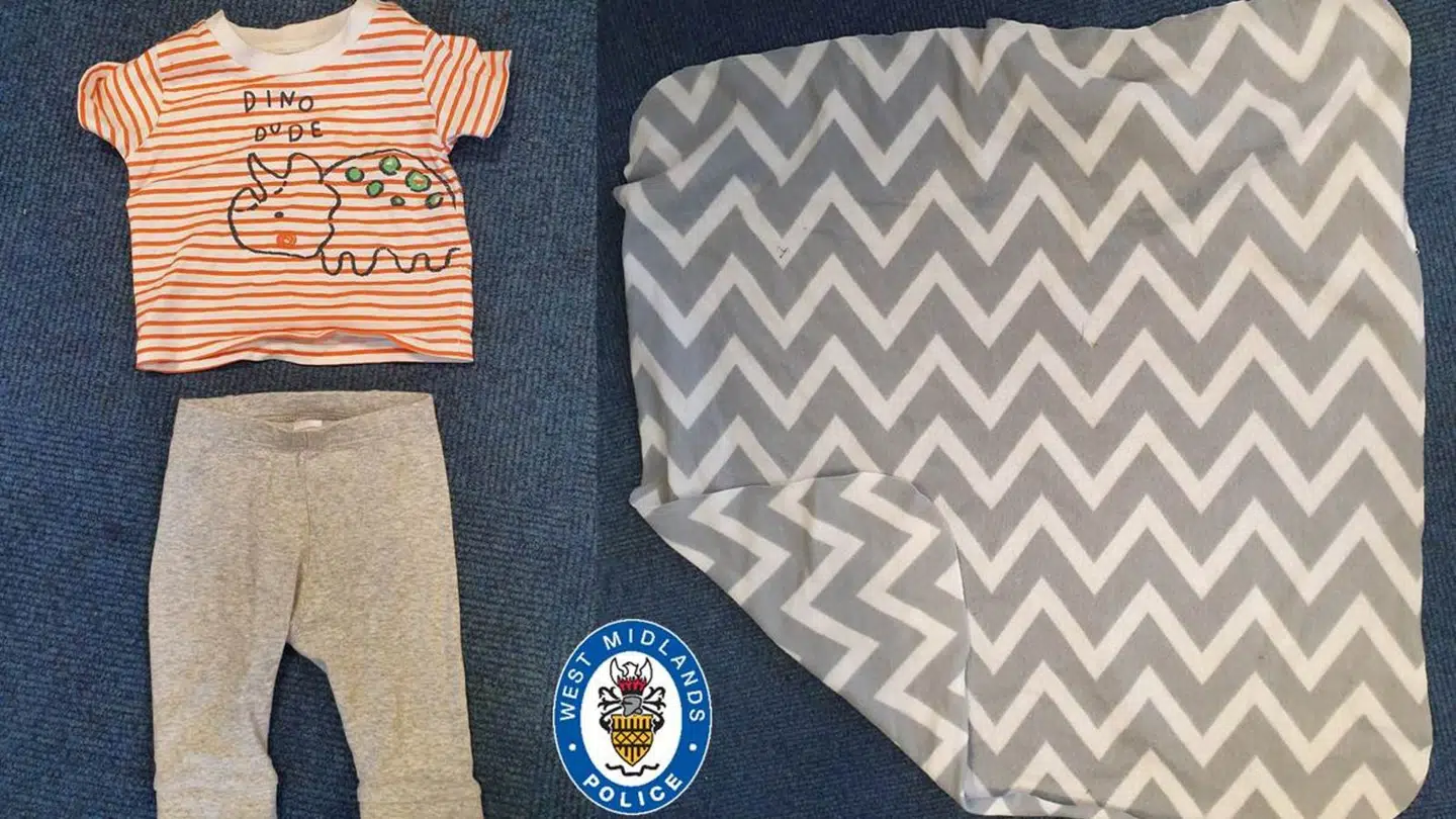 Her ses det tøj, som George blev fundet i.