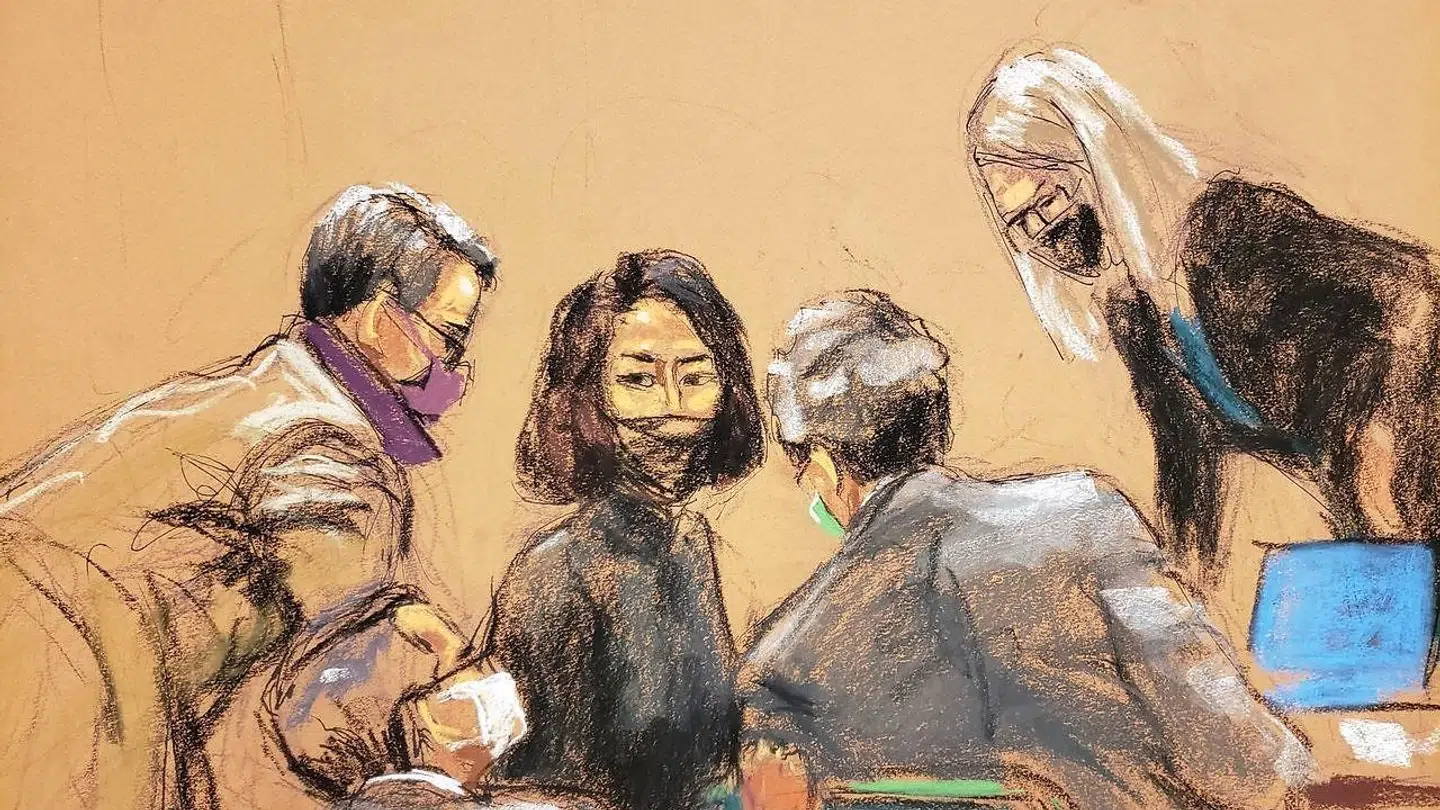 Ghislaine Maxwell i retten med alle sine advokater.