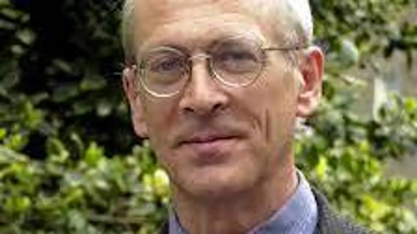 Professor Julian Peto var blandt verdens første til at anbefale løbende massetests af hele befolkningen. Til B.T. siger han, at denne strategi er vigtigere end nogensinde nu