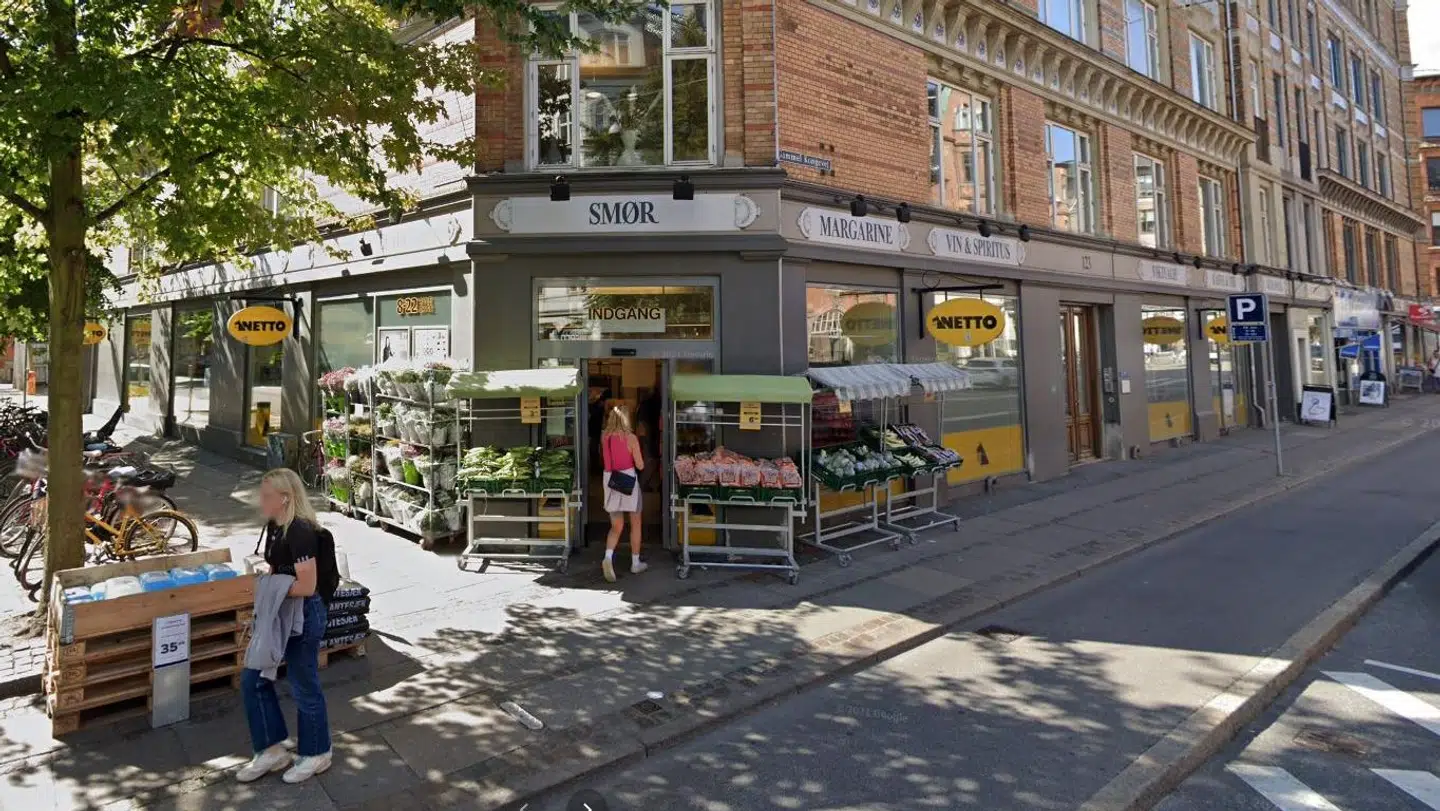 Fødevarestyrelsen har givet en sur smiley og bøde på 15.000 kroner til Netto på Gammel Kongevej på Frederiksberg. Foto: Google Street View