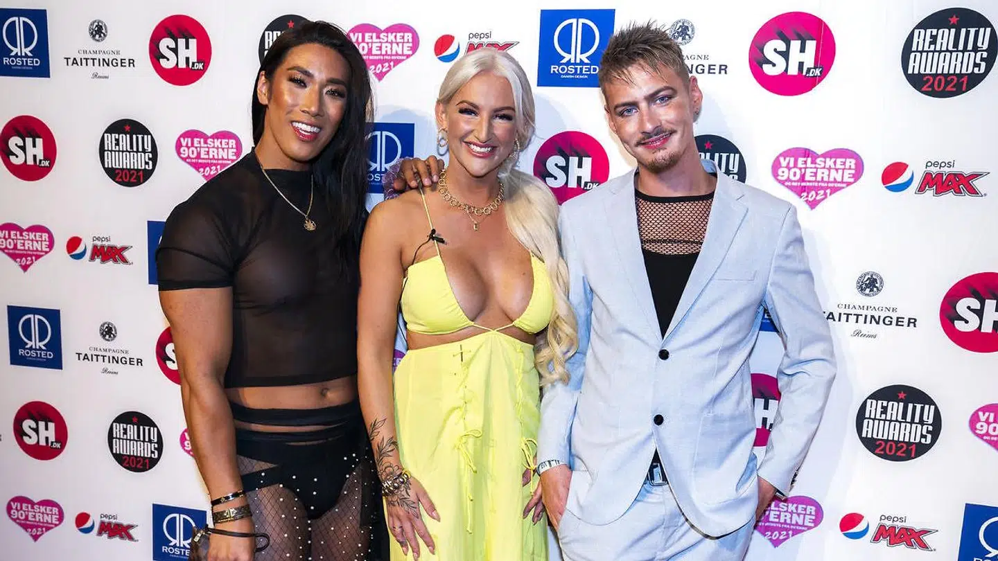 Sidste år ankom Sy Lee til Reality Awards sammen med realitykollegaerne Trine Skjollander og Sigmund Trondheim. Alle tre blev efterfølgende smittet med corona. Foto Martin Sylvest.
