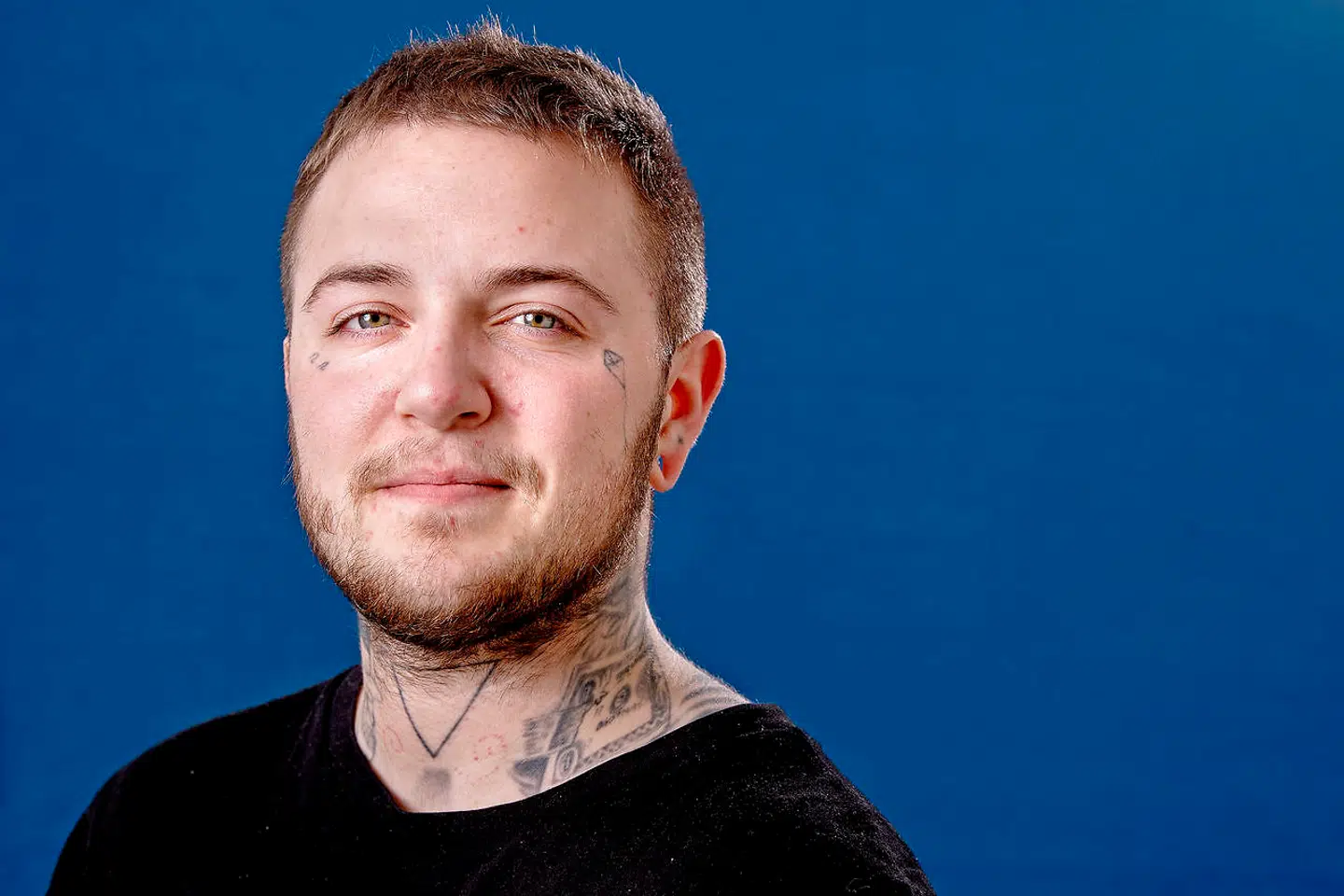 I dag har Sarah skiftet køn og hedder Noah. Har lagt fortiden bag sig. Men arrene sidder i ham endnu,