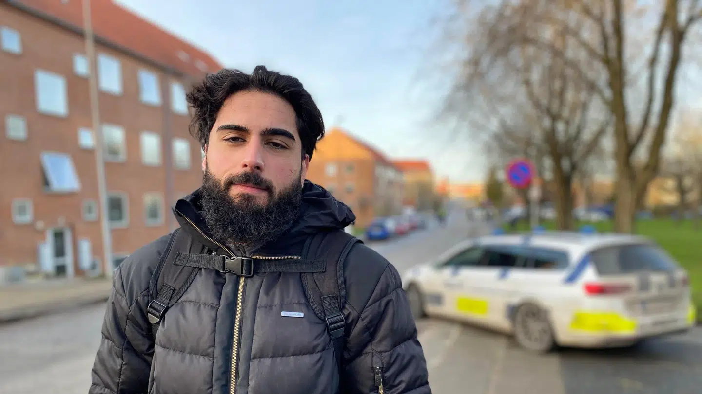 Yunus Emre Isik bor i nærheden af Byvangs Allé og har mødt den afdøde kvinde og hendes børn på legepladsen.