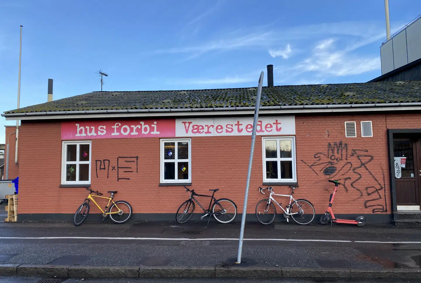 Værestedet Jægergårdsgade. Bagved finder man det grønlandske værested Naapiffik. Foto: Nina Gaunø Fredberg