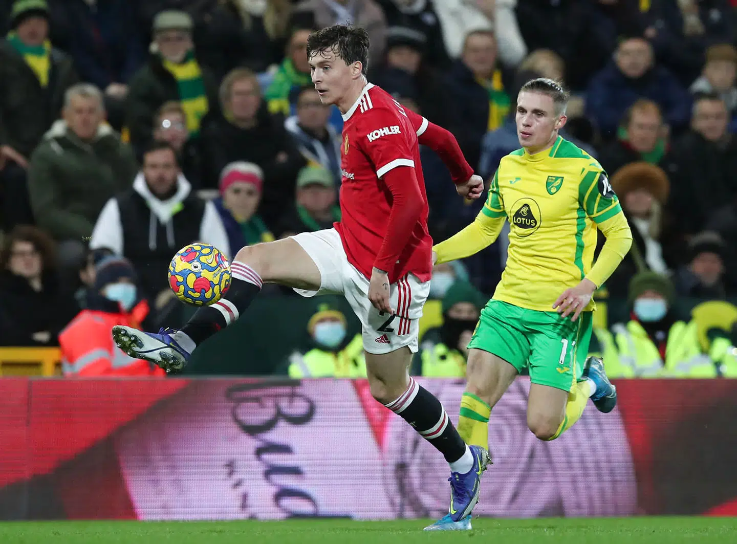 Victor Lindelöf fik pluselig vejtrækningsproblemer i Premier League-kampen mellem Manchester United og Norwich.