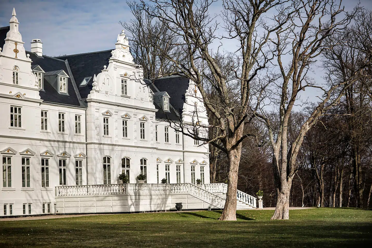 Kun hver 12. 35-årige i Hørsholm er flyttet tilbage til barndomskommunen. Det hænger ifølge Eva Mærsk sammen med de høje boligpriser nord for København. På billedet ses Kokkedal Slot i Hørsholm. Arkivfoto