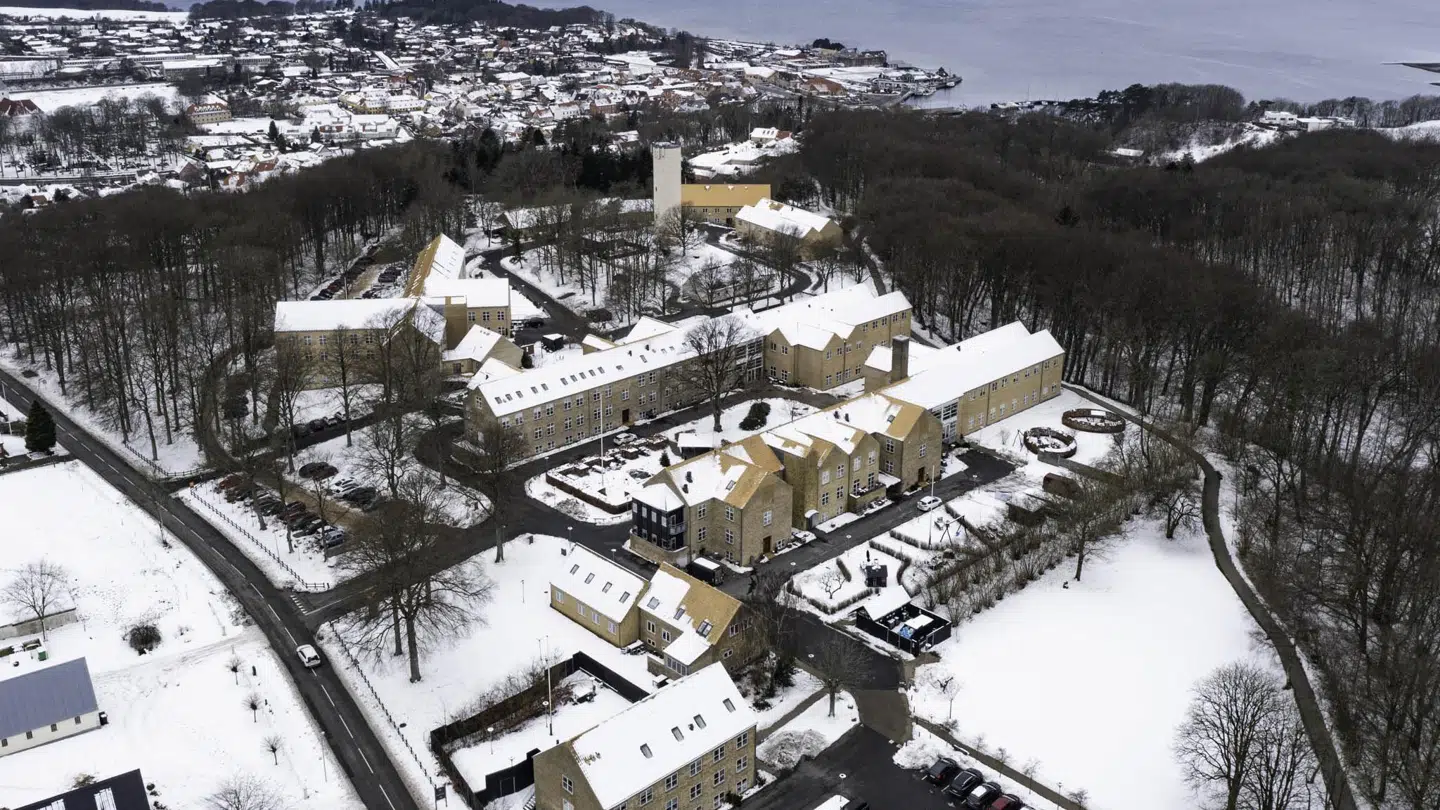 P4 Nordjylland har tidligere fortalt om ulovlige magtanvendelser på botilbuddet, hvor både borgere og medarbejdere blev låst inde i op mod en time under såkaldte lockdowns.