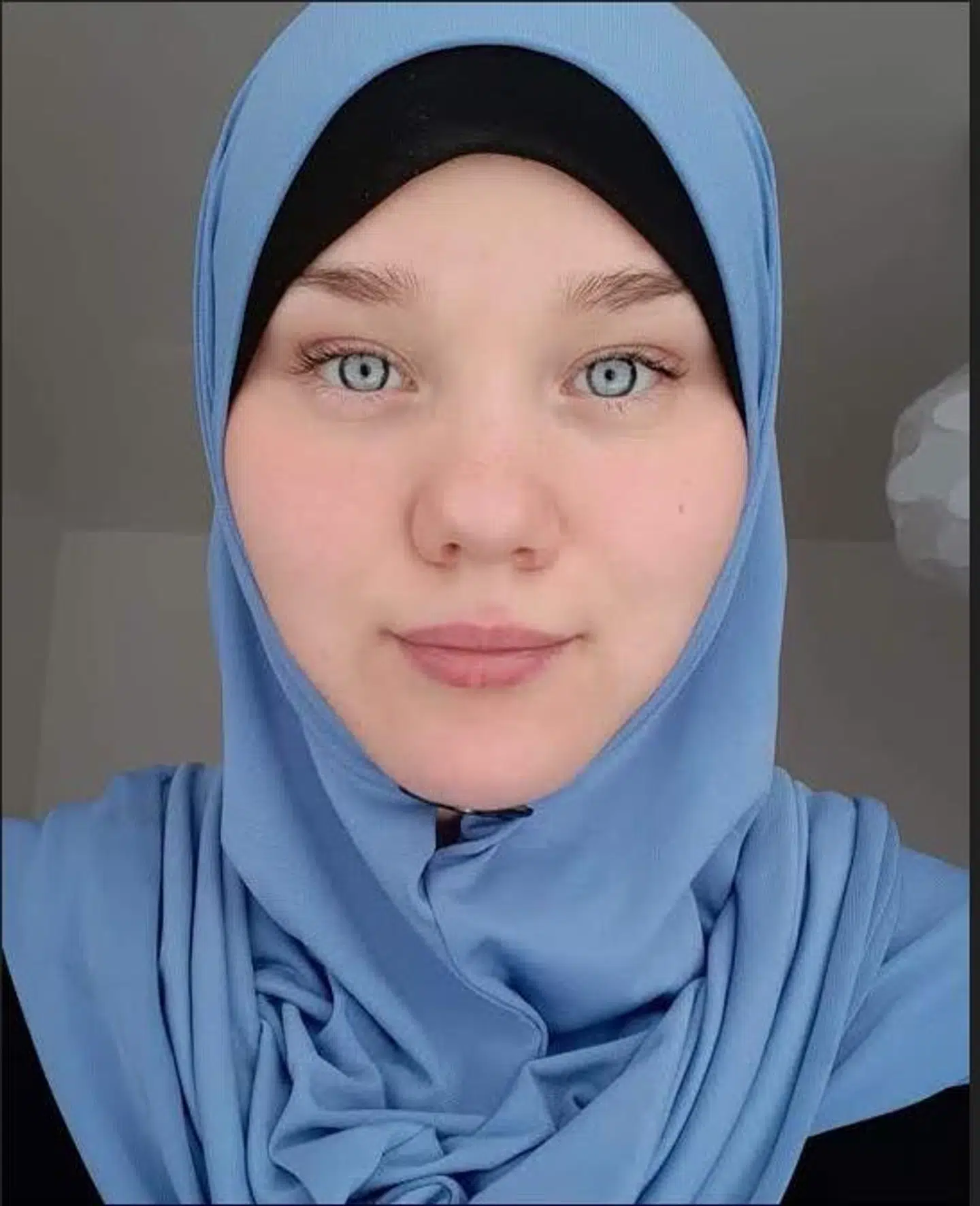 Indtil for nylig gik Sine Johansen med tørklæde.