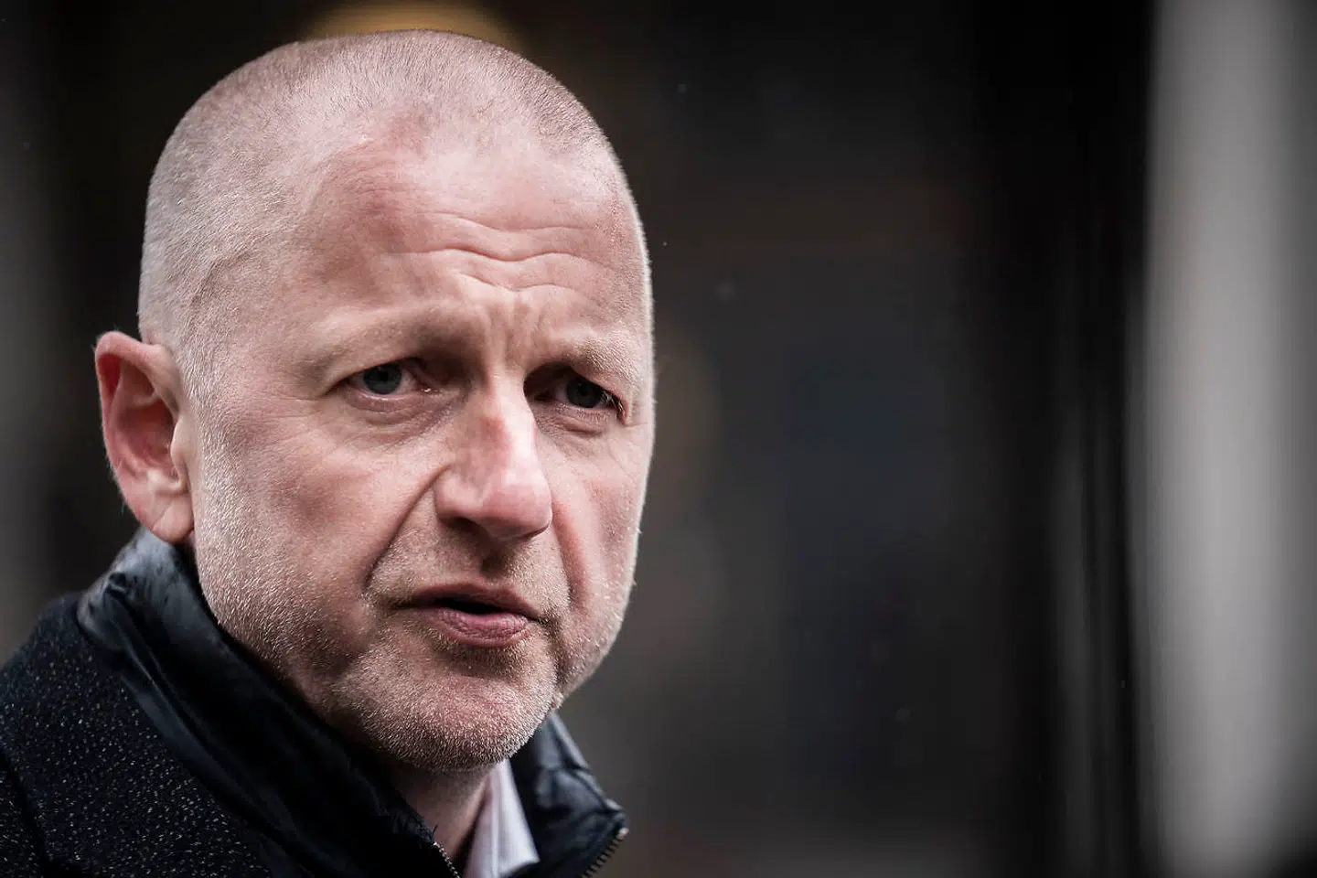 Martin Geertsen (V) ankommer til møde i Sundhedsministeriet. Sundhedsminister Magnus Heunicke (S) mødes med partiledere i Sundhedsministeriet for at drøfte vacciner og vaccinationskalenderen. Vaccinationskalenderen er ikke blevet opdateret siden midten af april, og myndighederne ventes også måske i denne uge at komme med en melding om vaccinen fra Johnson & Johnson.. (Foto: Emil Helms/Ritzau Scanpix)