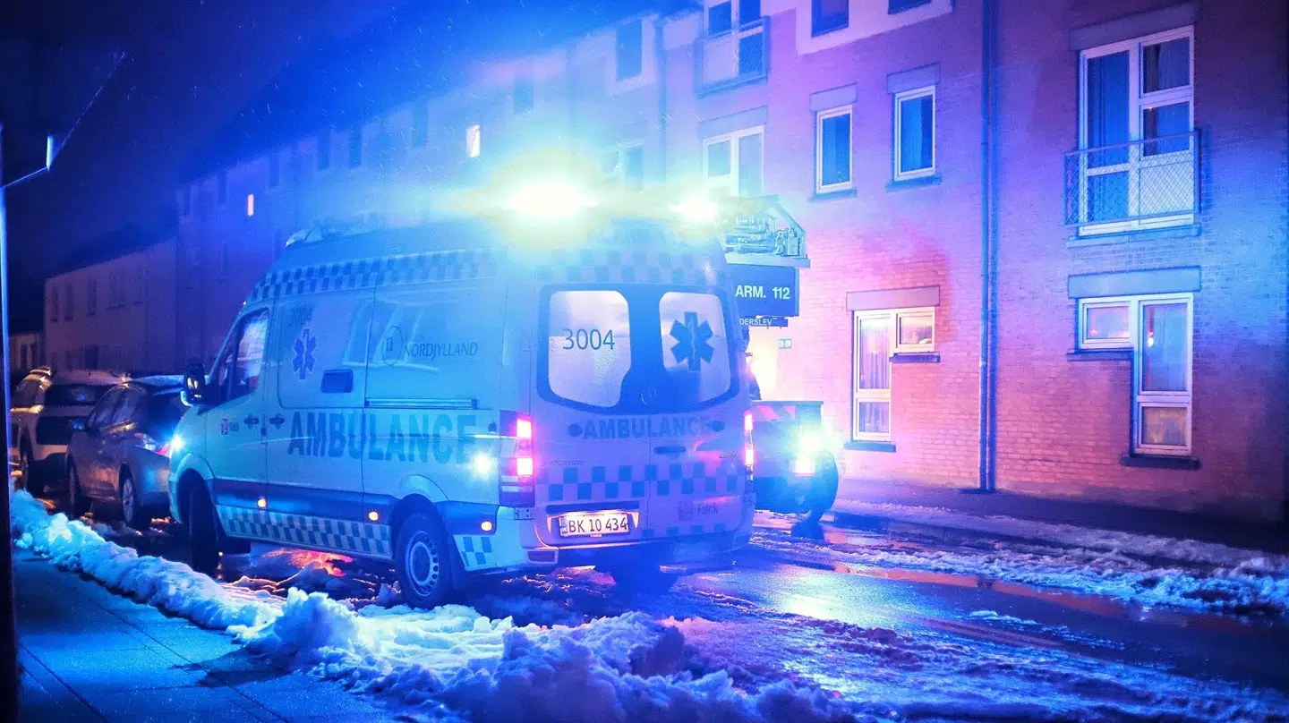 En 62-årig mand er kørt på skadestuen med brandskader.