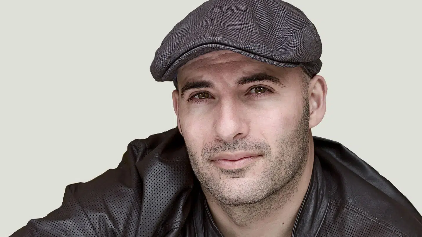 Lars Aslan jubler over Nørrebro-pladsens nye navn, Foto: Socialdemokratiet.