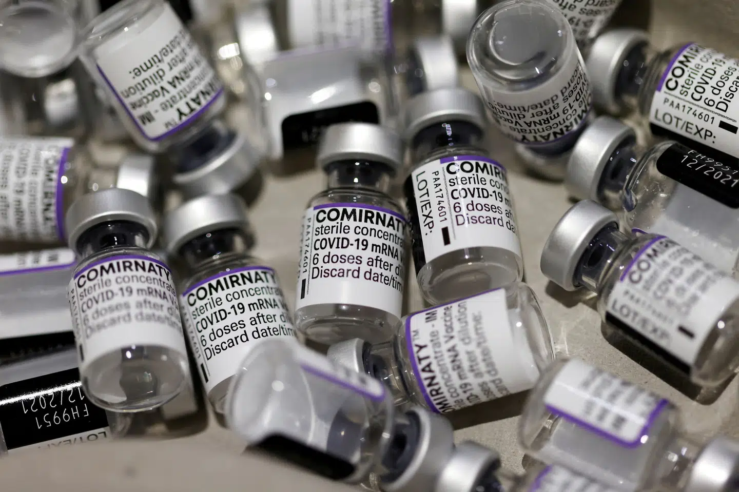Pfizer yder delvis beskyttelse mod coronavirus af den nye Omikron-variant. Et tredje stik kan gøre beskyttelsen bedre, tyder ny forskning på. (Arkivfoto) Eric Gaillard/Reuters