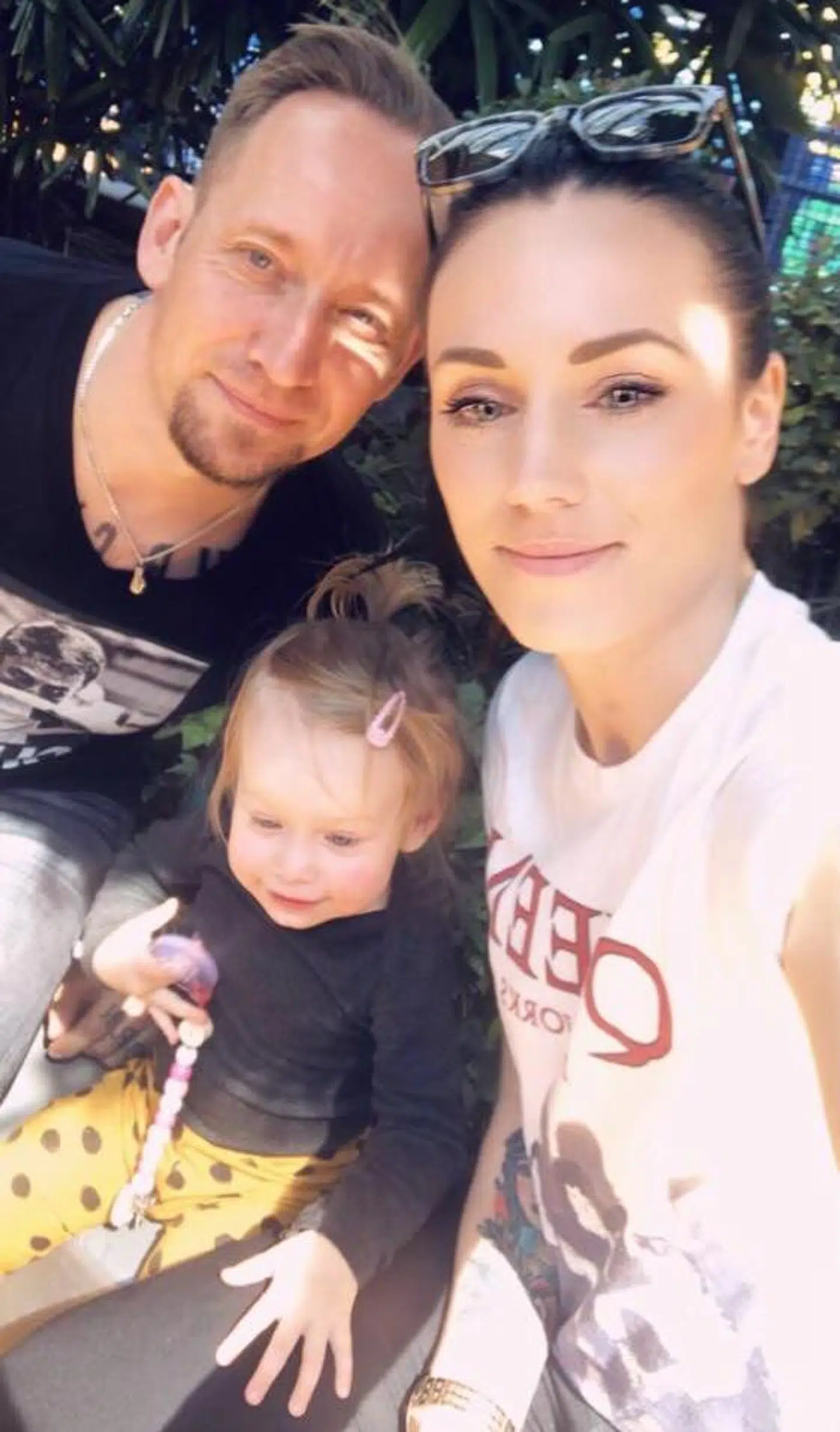 Michael Poulsen med sin forlovede Jeanet Carlsen og deres fireårige datter Ea.