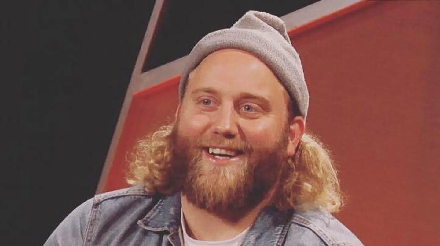 Mikkel Salling Holmgaard har fået noget mere skæg, men også meget at smile af. Blandt andet har han vundet prisen som 'Årets Nordjyde' for sit arbejde med Back to Life - nu Genoptræning Danmark. Privatfoto