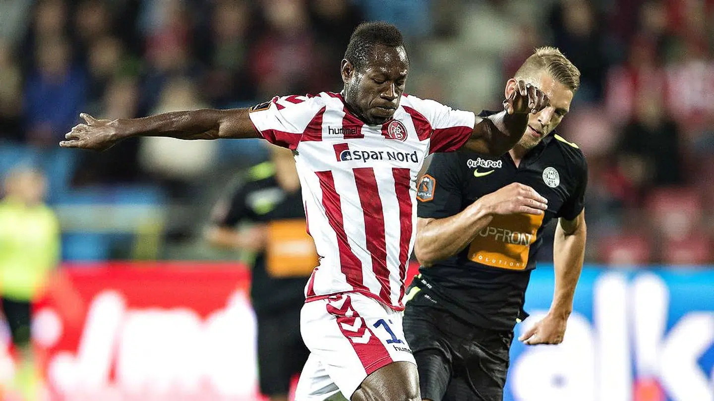 Christian Bassogog i aktion for AaB i 2016.
