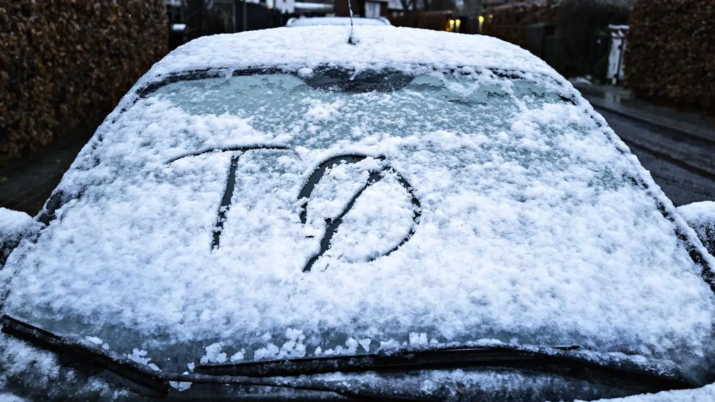 Vejret i weekenden står på mere sne, slud og regn.