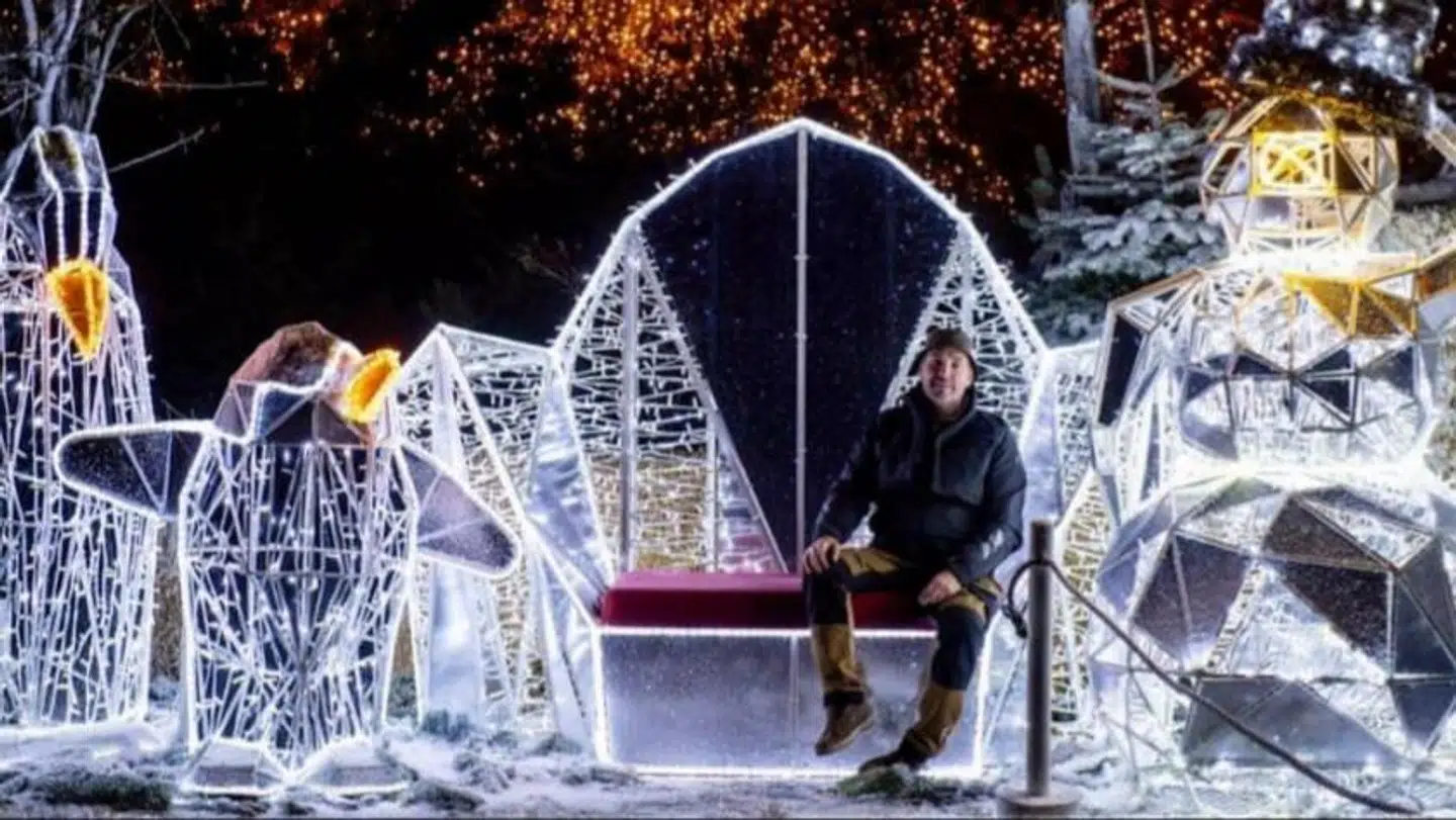 Lars Jeppesen har i år stået for juleudsmykningen af Aalborg Zoo. Foto: Lars Jeppesen