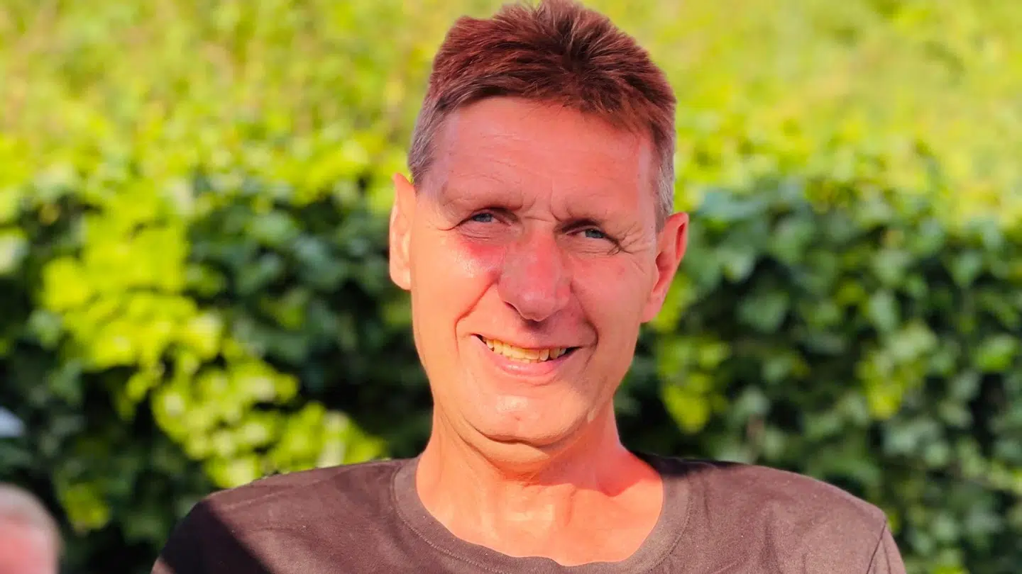 Arne Svendsen er en af de to legepladsmedarbejdere på Legepldsen Gunløgsgade, der har faciliteret indsamlingen af gaver til boligområdet Urbanplanen. Foto: Arne Svendsen / Facebook